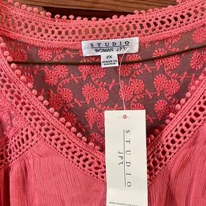 Dressy women’s top new with tags